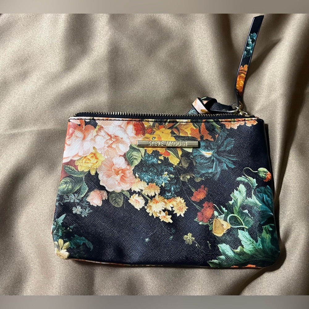 Steve Madden Black Floral